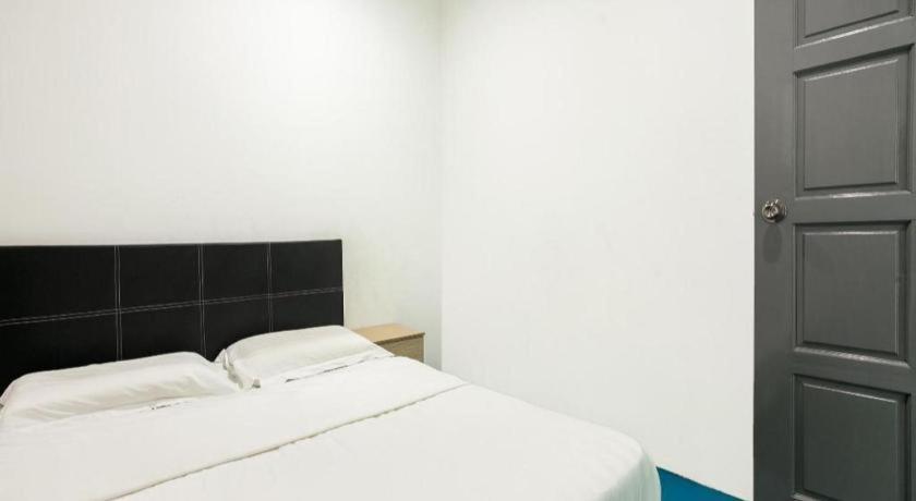 Spot On 89726 Capsule Inn Kota Kinabalu Esterno foto