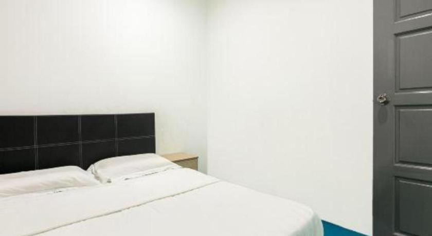 Spot On 89726 Capsule Inn Kota Kinabalu Esterno foto