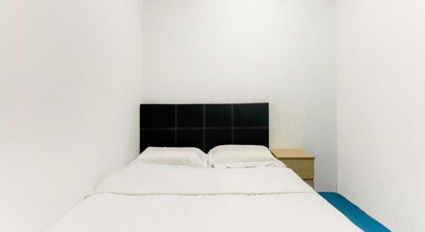 Spot On 89726 Capsule Inn Kota Kinabalu Esterno foto