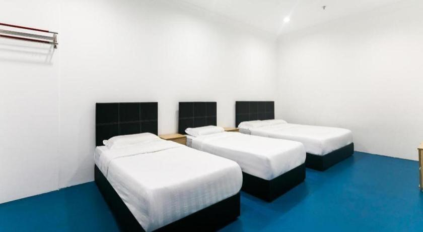 Spot On 89726 Capsule Inn Kota Kinabalu Esterno foto